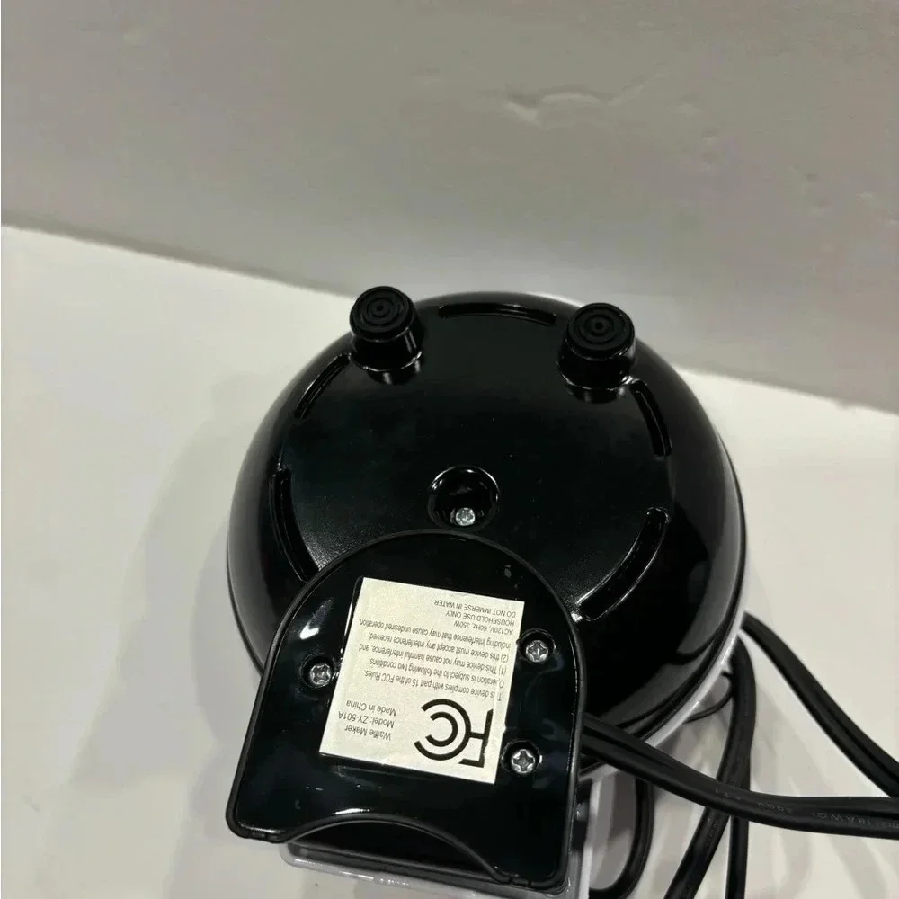 In And Out Single Waffle Maker NWT